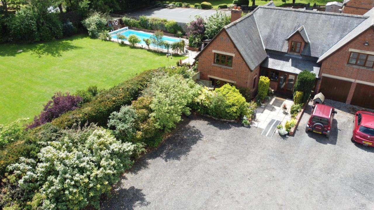 Castle Farmhouse Bed And Breakfast Glenfield エクステリア 写真
