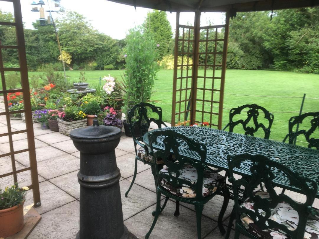 Castle Farmhouse Bed And Breakfast Glenfield エクステリア 写真