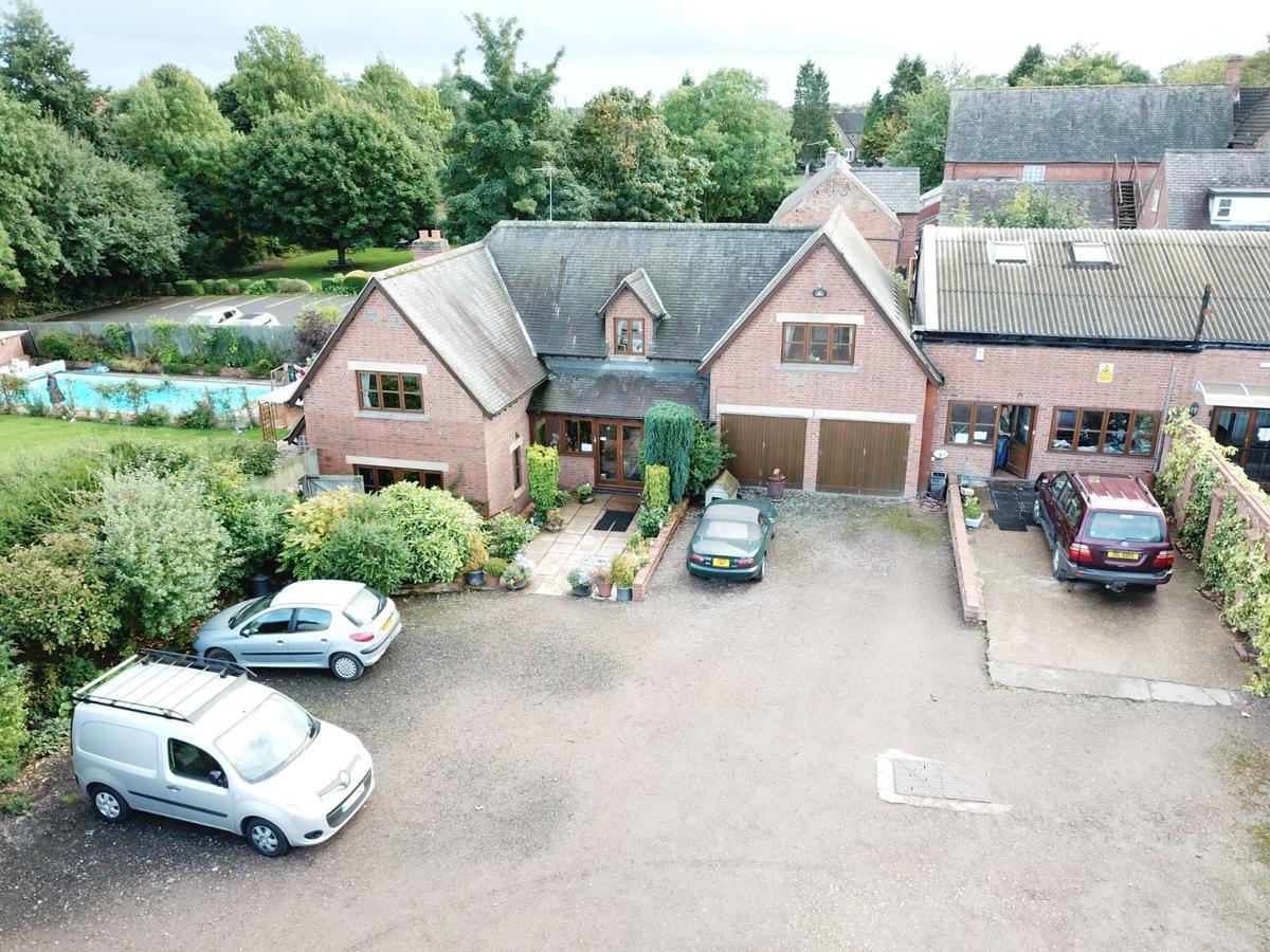Castle Farmhouse Bed And Breakfast Glenfield エクステリア 写真